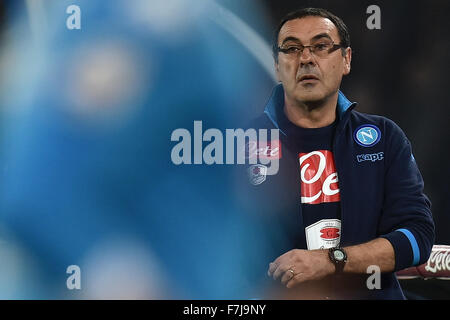 Italien. 30. November 2015. Napoli-Trainer Maurizio Sarri Napoli 30.11.2015 Stadio San Paolo Football Calcio 2015/2016 Serie A Napoli - Inter-Napoli gewann 2: 1 Credit: Andrea Staccioli/Alamy Live-Nachrichten Stockfoto