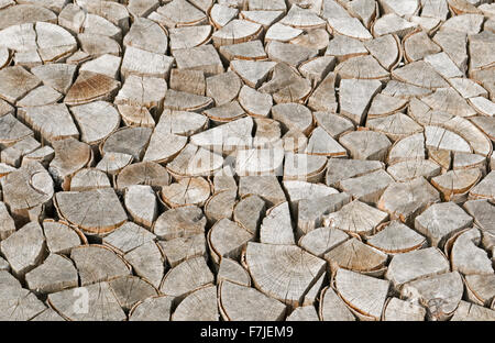 Gestapelte Holzscheite Stockfoto