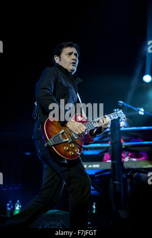 Dublin, Irland, Simple Minds live bei der 3 Arena, Dublin am 29. November 2015 in Dublin, Irland Stockfoto