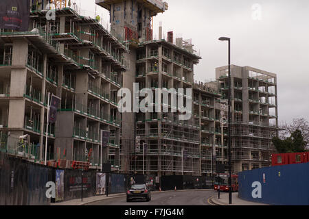 Winter-Szene von Luxus-Appartements in Süd-London Croydon im Bau Stockfoto