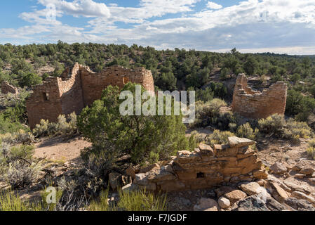 Halsabschneider Schloss und Halsabschneider Turm, uralten Puebloan Strukturen im Hovenweep National Monument, Colorado. Stockfoto