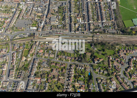 Eine Luftaufnahme von der Kent Faversham zeigt das Gebiet rund um den Bahnhof Stockfoto