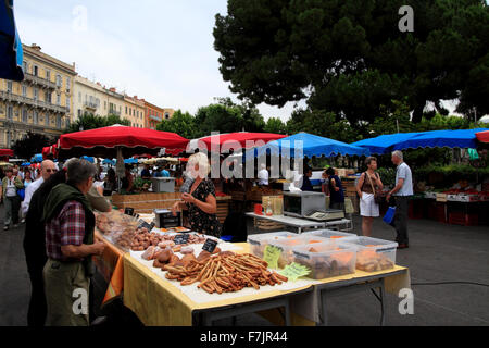 Korsische Spezialitäten auf dem Markt Ajaccio, Korsika, Frankreich Stockfoto