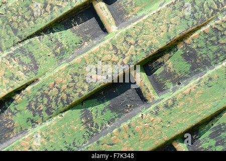 Alte rostige grüne Wellpappe Metall Wand Stockfoto