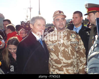 Bukarest, Rumänien. 1. Dezember 2015. Premierminister von Rumänien, Dacian Ciolos. Bildnachweis: Paul Hristea/Alamy Live-Nachrichten Stockfoto