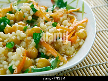 Curry-Couscous-Salat Stockfoto