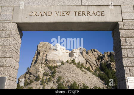 Große Terrasse mit Blick in Richtung Mount Rushmore National Memorial, South Dakota Stockfoto