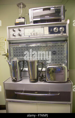 Innenansicht der 60er Jahre Küche im John F. Kennedy Presidential Library and Museum, Boston, MA, USA Stockfoto