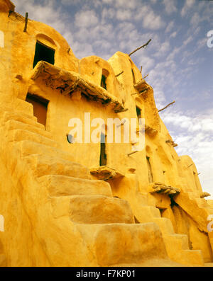 Außen eine Siedlung Ghorfa in Ksar Ouled Soltane. Tunesien Stockfoto