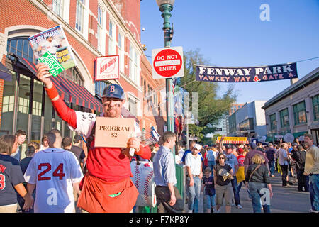 Programme $2 bei historischen Fenway Park, Yawkey Weg, Flugsteig A, Boston Red Sox, Boston, Ma, USA, 20. Mai 2010, Red Sox gegen Minnesota Twins, Teilnahme, 38.144, Red Sox gewinnen 6 bis 2 Stockfoto