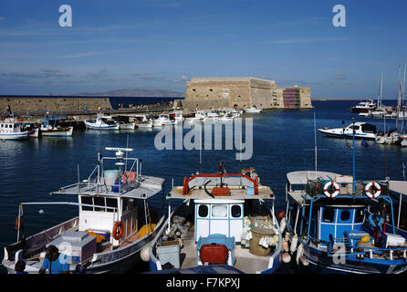 Hafen und venezianische Festung, Heraklion, Insel Kreta, Griechenland Stockfoto