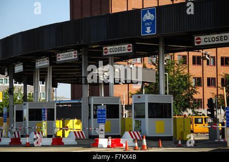 Mautstellen von Birkenhead, Wirral, Eingang von der Mersey-Tunnel geschlossen für ein Radsport-event Stockfoto