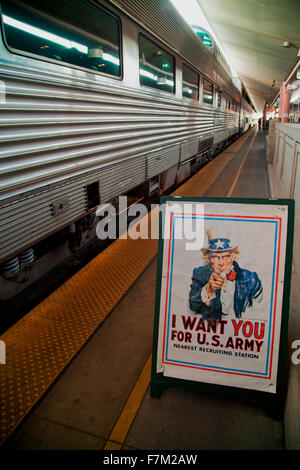 "Uncle Sam will Sie für die US-Armee" Plakat vor Pearl Harbor Tag Truppe Zug Reenactment von Los Angeles Union Station nach San Diego Stockfoto