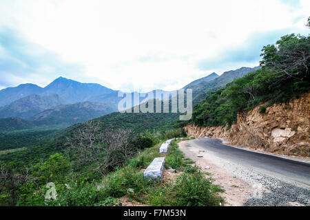 Hügel-Straße, von Grenze Kerala, Indien Stockfoto