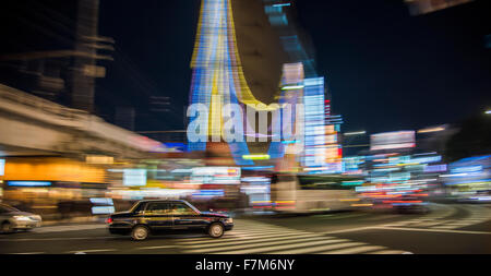 Kreuzung vor Bahnhof Ueno, Taito-Ku, Tokyo, Japan Stockfoto