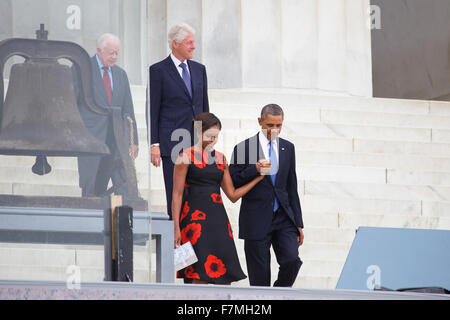 Ehemaligen Präsidenten Jimmy Carter und Bill Clinton, Präsident Barack Obama und First Lady Michelle Obama kommen für die Zeremonie zum Gedenken an den 50. Jahrestag des Marsches auf Washington für Arbeitsplätze und Freiheit 28. August 2013 in Washington, DC. Stockfoto