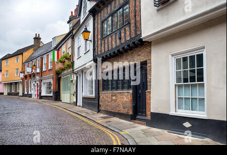 Gepflasterten Straßen und hübschen Cottages in Norwich, Norfolk Stockfoto