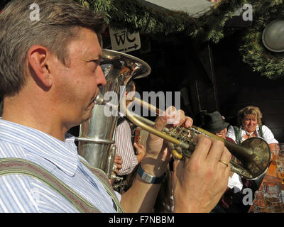 Garten Szenen am Münchner Oktoberfest-Bierfest Stockfoto