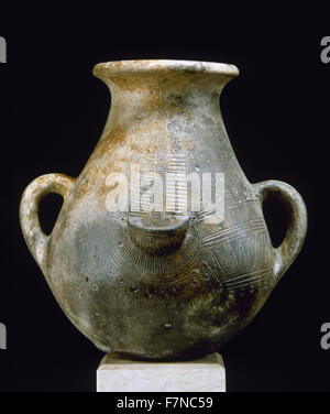 Italien. Sardinien ist. Nuragic Zivilisation. Keramik-Vase mit geometrischen Dekoration. 8. Jahrhundert v. Chr.. Von Santa Anastasia di Sardara. Archäologisches Museum von Cagliari. Stockfoto