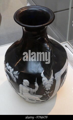 Die Portland Vase. Glas, wahrscheinlich in Rom etwa 15 BC - AD 25 Cameo-Auftritt. Die Portland Vase ist eines der schönsten erhaltenen Stücke der römischen Glas und ist benannt nach der Dukes of Portland, die es von 1785 bis 1945 im Besitz. Stockfoto