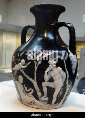 Die Portland Vase; Glas, wahrscheinlich in Rom, 15 BC - AD 25 Cameo-Auftritt. Die Portland Vase ist eines der schönsten erhaltenen Stücke der römischen Glas und ist benannt nach der Dukes of Portland besaß es Stockfoto