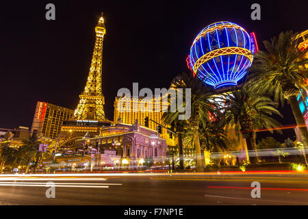 Das Paris Hotel am Las Vegas Strip bei Nacht Stockfoto