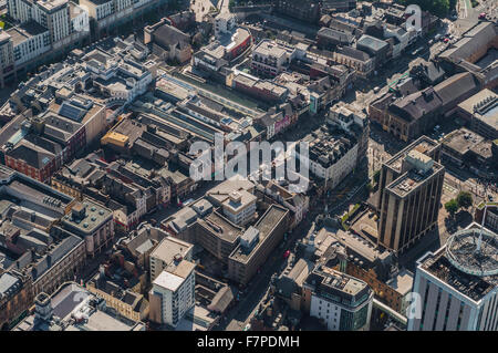 Aus der Vogelperspektive über das Stadtzentrum von Cardiff Stockfoto