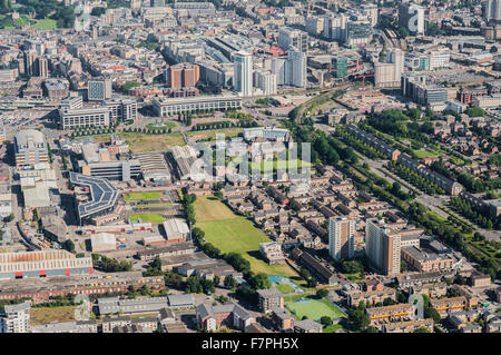 Aus der Vogelperspektive über das Stadtzentrum von Cardiff Stockfoto