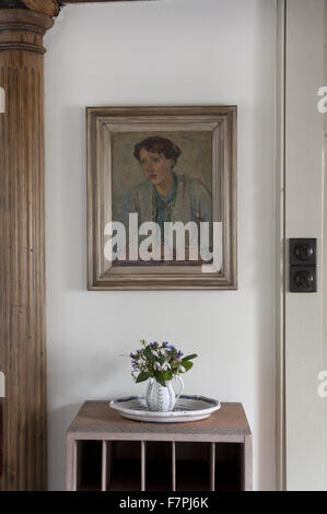 Vanessa Bell Porträt von ihrer Schwester Virginia Woolf, c. 1912, hängen in Monk es House, East Sussex. Monk es House war der Schriftsteller Woolf Landhaus und Rückzug. National Trust Inventarnummer 768417. Stockfoto