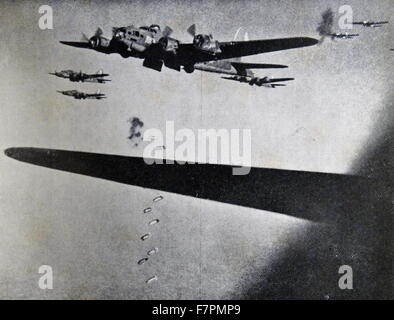 Foto von Boeing b-17 fliegende Festungen Bomben während des zweiten Weltkriegs. Datiert 1941 Stockfoto