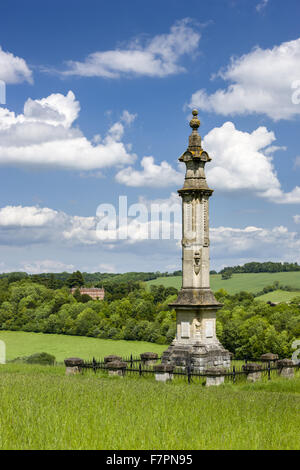 Das Denkmal für Isaac Disraeli, Vater von Benjamin, am Hughenden, Buckinghamshire. Hughenden war die Heimat der viktorianischen Premierminister Benjamin Disraeli. Stockfoto