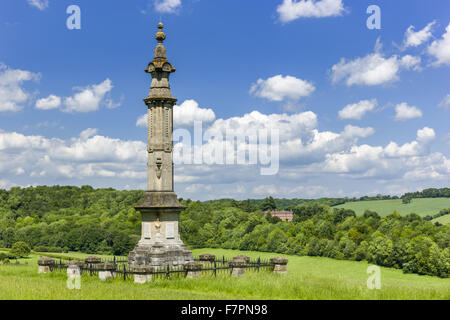 Das Denkmal für Isaac Disraeli, Vater von Benjamin, am Hughenden, Buckinghamshire. Hughenden war die Heimat der viktorianischen Premierminister Benjamin Disraeli. Stockfoto