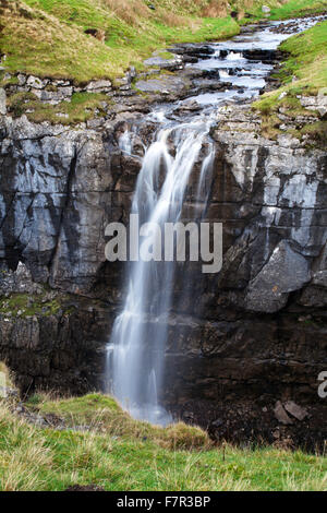 Wasserfall am Rumpf Topf Horton in Ribblesdale North Yorkshire England Stockfoto