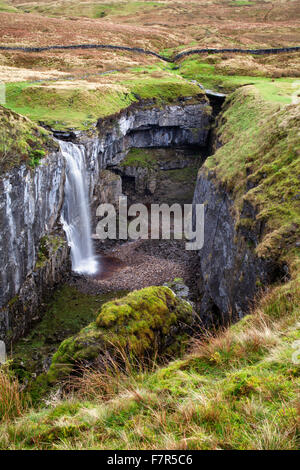 Wasserfall am Rumpf Topf Horton in Ribblesdale North Yorkshire England Stockfoto
