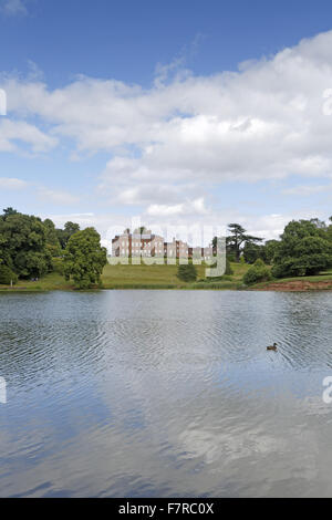 Die Vorderseite des Hauses Anfang des 18. Jahrhunderts auf dem Dudmaston Anwesen, Shropshire. Stockfoto