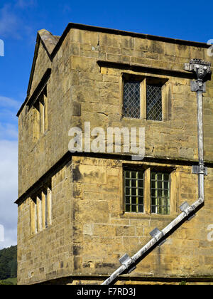 Details von Windows in Eyam Hall, Derbyshire. Stockfoto