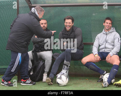 TV/Radio-Star und EX TOWIE von Mark Wright leitet sein Team Essex FC 6: 3-Sieg über Dorking Wanderers in Surrey heute (01 Nov 15) Featuring: Mark Wright wo: Dorking, United Kingdom bei: 1. November 2015 Stockfoto