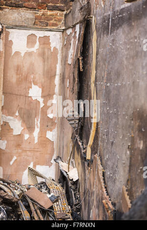 Eine Woche nach dem verheerenden Brand im Clandon Park, Surrey. Ein Feuer brach am Mittwoch 29. April im Clandon Park, einem Herrenhaus aus dem 18. Jahrhundert. Das Feuer verbreitet durch das Gebäude und verursachte erhebliche Schäden. Clandon Park gehörte das Land die meisten Co Stockfoto