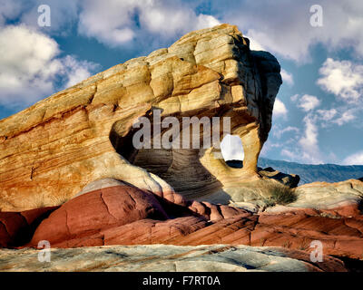 Feuer Canyon Arch Valley of Fire State Park, Nevada Stockfoto