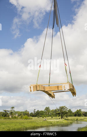 Bauarbeiten am Croome, Worcestershire. Ein geheimer Krieg Airbase, jetzt ein Besucherzentrum, war einst ein Zentrum der Aktivität für Tausende von Menschen. Draußen ist das großartigste des englischen Landschaften, meisterhafte erste Kommission 'Capability' Brown, mit commandin Stockfoto