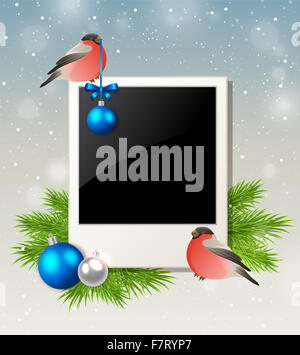 Weihnachten Hintergrund mit Gimpel, blauen Dekorationen und Foto Stockfoto