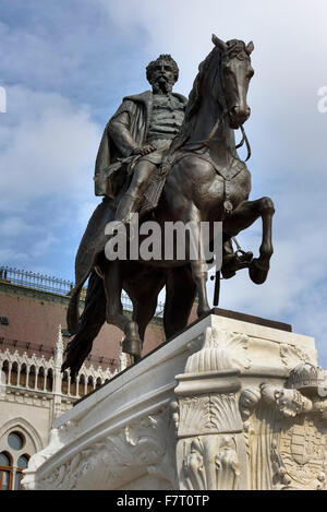 Statue des Grafen Andrássy Gyula im Parlament Országház, am Kossuth Lajos Tér in Budapest, Ungarn-UNESCO-Welterbe Stockfoto