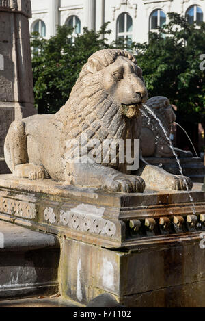 Brunnen auf dem Vörösmarty Tér, Budapest, Ungarn Stockfoto