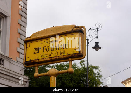 U-Bahn M1 Földalatti unter Andrássy Ut, Station Oktogon, Budapest, Ungarn, UNESCO-Welterbe Stockfoto