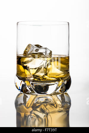 Whisky auf Eis Stockfoto