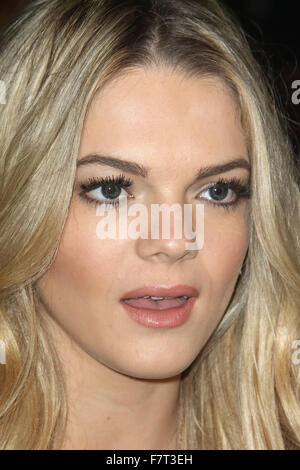 London, UK. 2. Dezember 2015. 2. Dezember 2015 - Louisa Johnson Besucher In das Herz von The Meer europäische Premiere im Empire Cinema, London, UK. Bildnachweis: Stills Presse/Alamy Live-Nachrichten Stockfoto