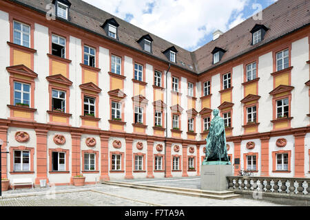 Alte Burg, jetzt das Finanzamt, Denkmal für Maximilian II von Bayern, Bayreuth, Upper Franconia, Bayern, Deutschland Stockfoto