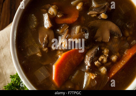 Hausgemachte Pilz Gerste Suppe verzehrfertige Stockfoto