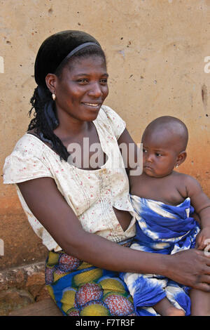 Kabye Stammes Mutter und Kind, Togo Stockfoto