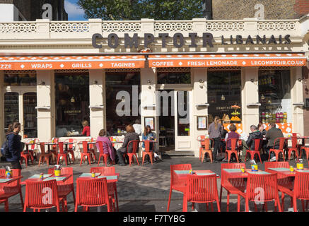 Geschäfte und Cafés in South Kensington, London Stockfoto
